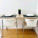 The Redondo House - No 4E1 - Comfortable Two-Bedroom Apartment