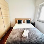 The Redondo House - No 4E1 - Comfortable Two-Bedroom Apartment